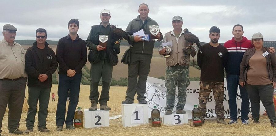 El joven Arjonero José Javier Sarrión Jiménez se proclama campeón provincial de cetrería en la modalidad de vuelo bajo con águila harrys.