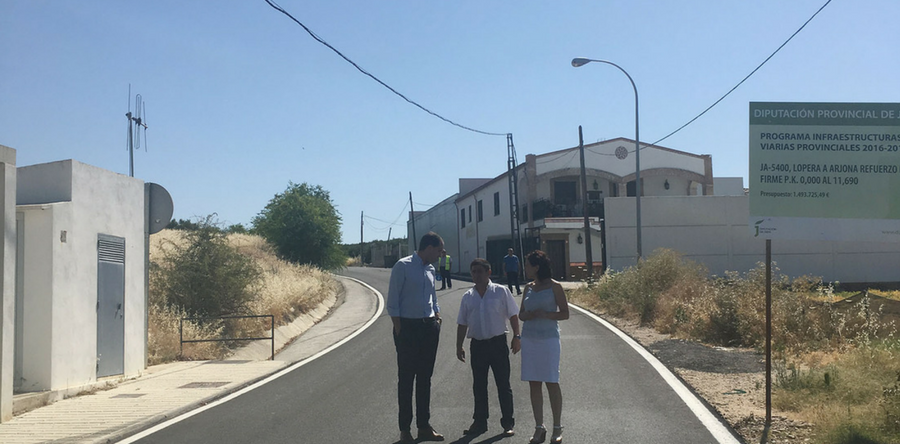 Diputación invierte cerca de un millón de euros en la adecuación integral de la carretera entre Lopera y Arjona