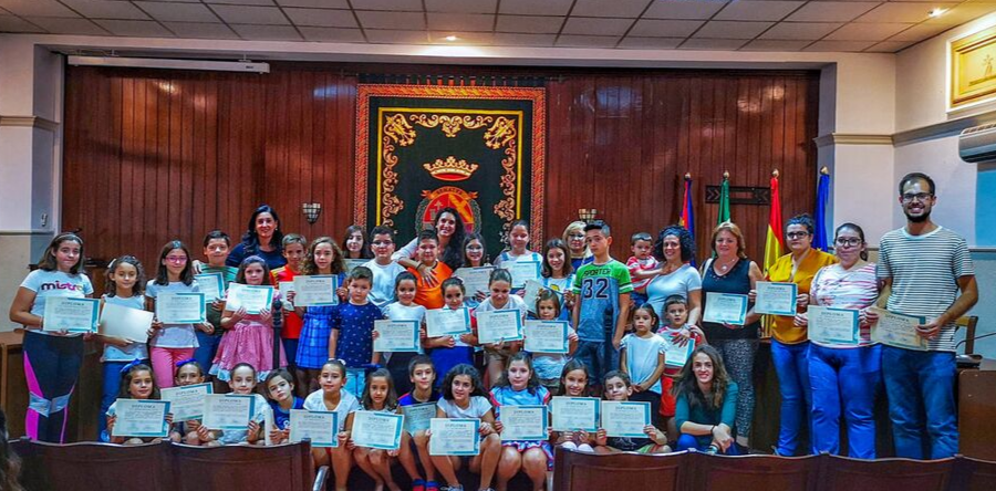 50 ARJONEROS APRENDEN A DERRIBAR BARRERAS CON LA LENGUA DE SIGNOS