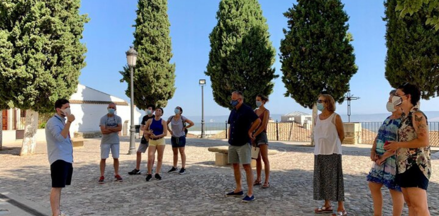 ARJONA ARROJA UN BALANCE TURÍSTICO ATÍPICO PERO POSITIVO ESTE VERANO