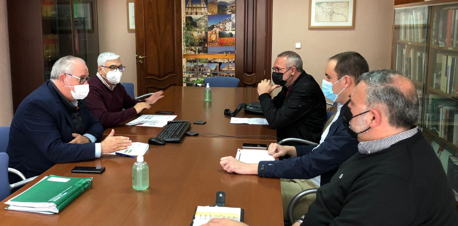 LOS ALCALDES DE ARJONA, ARJONILLA Y ESCAÑUELA RECLAMAN A LA JUNTA DE ANDALUCÍA MEJORAS EN EL SERVICIO DE AUTOBUSES
