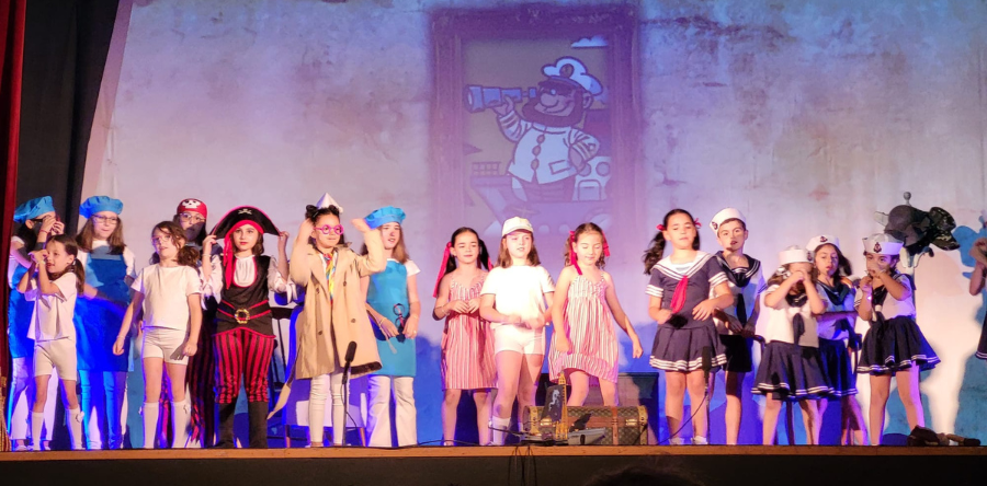 GRAN ÉXITO DEL ALUMNADO DEL TALLER DE TEATRO DEL AMPA DEL COLEGIO S. BONOSO Y S. MAXIMIANO