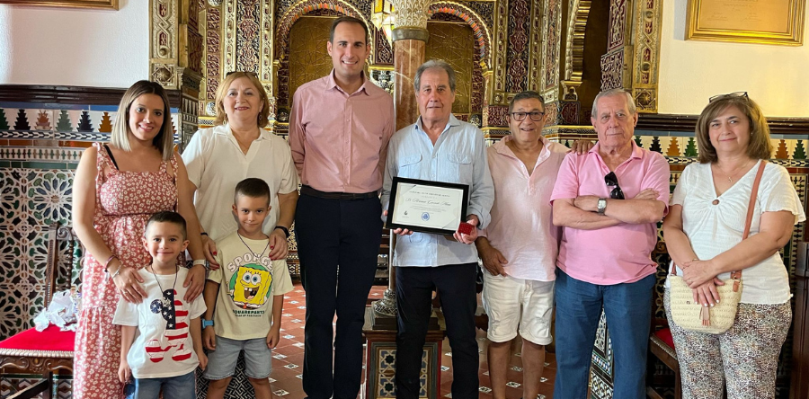 EL ARJONERO FLORENCIO GARRIDO MENA DONA SU BIBLIOTECA PERSONAL A ARJONA
