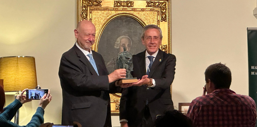 ESLAVA GALÁN, PREMIO DE LA REAL SOCIEDAD ECONÓMICA DE AMIGOS DEL PAÍS DE JAÉN