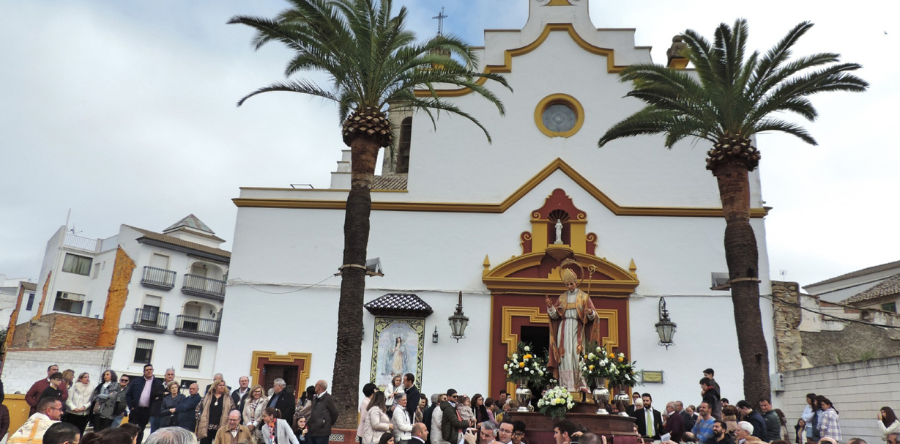 ARJONA CELEBRA EL 75 ANIVERSARIO DE LA REAPETURA DE SAN MARTÍN CON UNA EMOTIVA PROCESIÓN