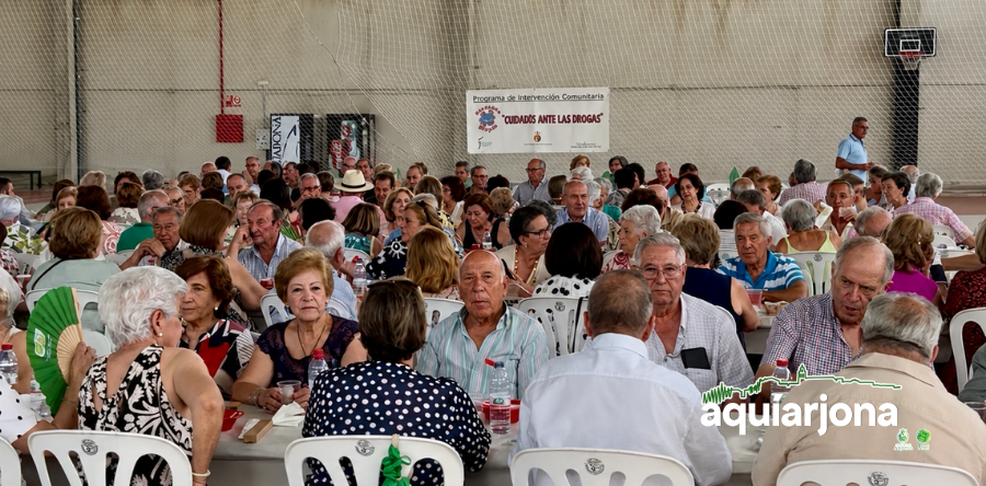 170 VECINOS CELEBRAN EL ALMUERZO ANUAL DE LA ASOCIACIÓN DE MAYORES SANTA ANA