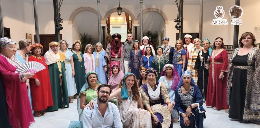 Arjona cierra sus XXI Veladas Nazaríes con lleno de público y un homenaje al Rey Alhamar