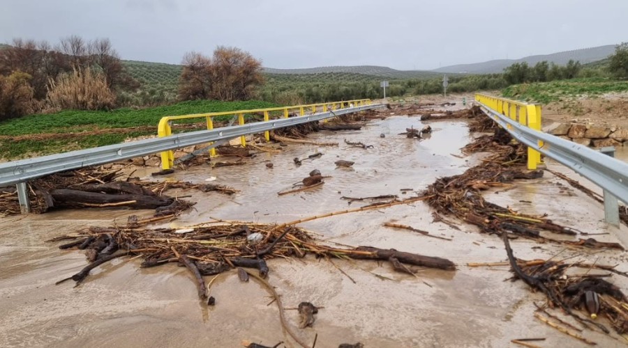 LA DIPUTACIÓN REHABILITARÁ EL PUENTE DE LA CARRETERA J-3404, UNA REFORMA LARGAMENTE RECLAMADA POR LOS VECINOS